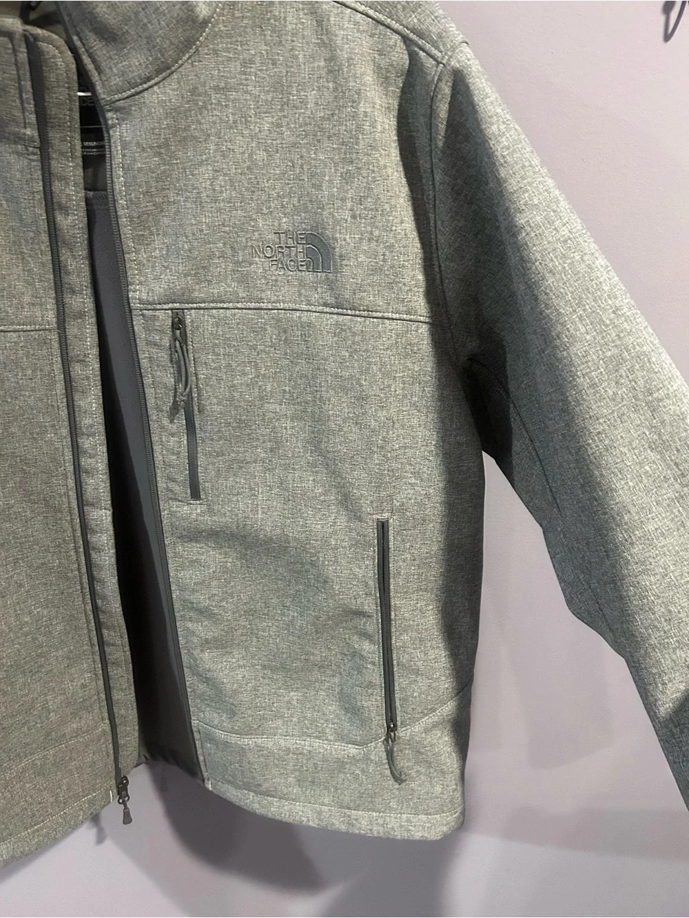The North Face Men’s Gray Soft Shell Jacket Size Large Full Zip Lightweight Coat